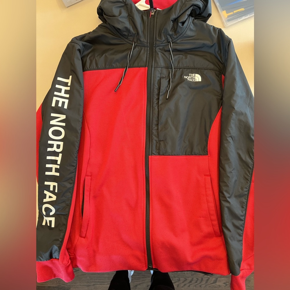 NORTHFACE WORN A HANDFUL OF TIMES-RARE FIND- many similar but not the same.